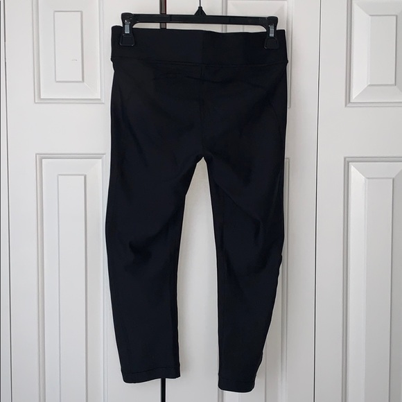 NWT Women’s Under Armour Capri Pants - Picture 3 of 5
